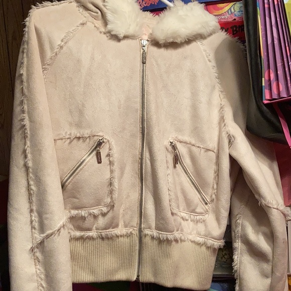 Candie’s Winter Coat - Picture 4 of 13